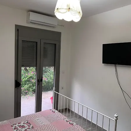 Cretanbluebungalowchania Holiday home *