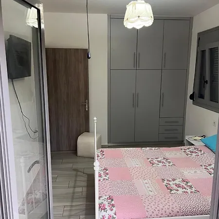 Holiday home Cretanbluebungalowchania *