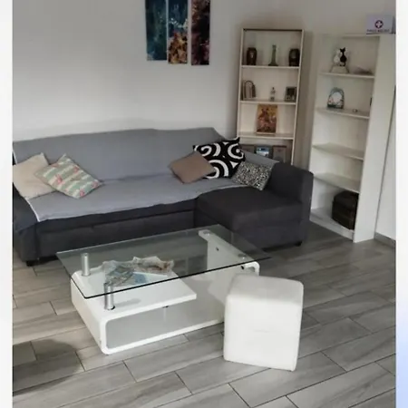 度假居 Cretanbluebungalowchania